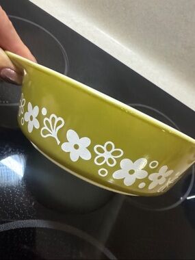 Vintage Pyrex 1 pint Green Floral Casserole Dish